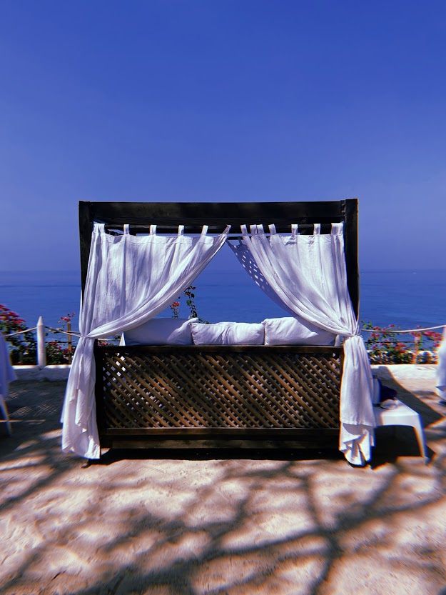 cartagena beach club bali bed